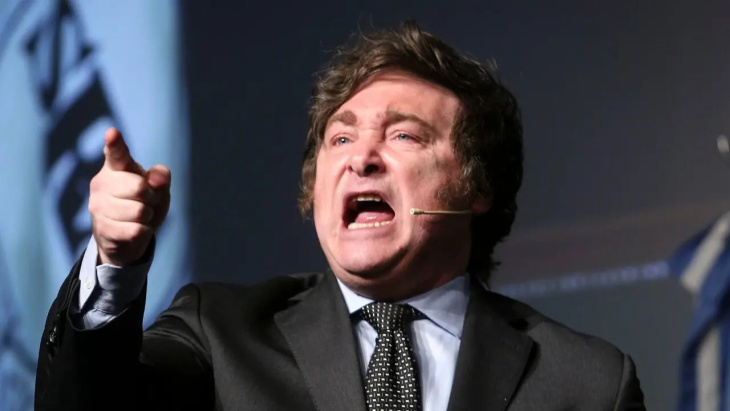 Javier Milei y su economía no logran mejorar la calificación internacional