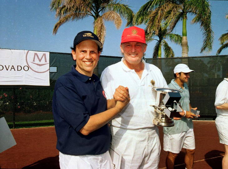 Michael Milken junto a Donald Trump (que después lo indultara) mantienen una larga relación.