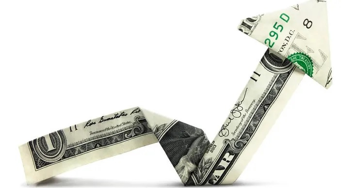 El dólar vuelve a tomar envión y superó el techo de la banda