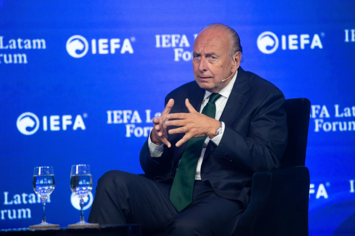 José Luis Manzano vendio su participación en Refinor a YPF