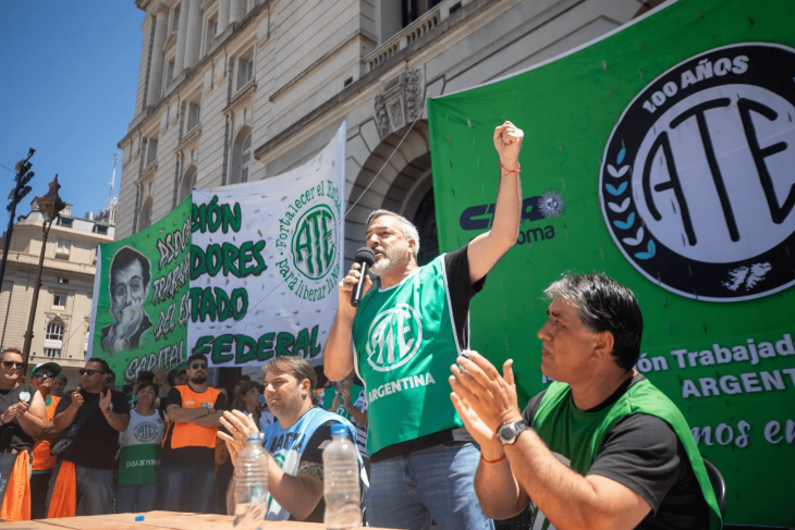 Los trabajadores del estado se preparan para resistir un nuevo embate de la motosierra
