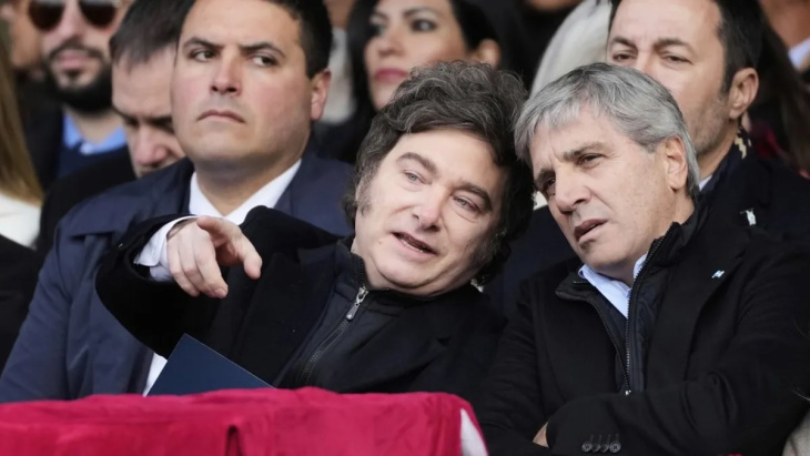 Vamos para allá le dice Javier Milei a Luis Caputo