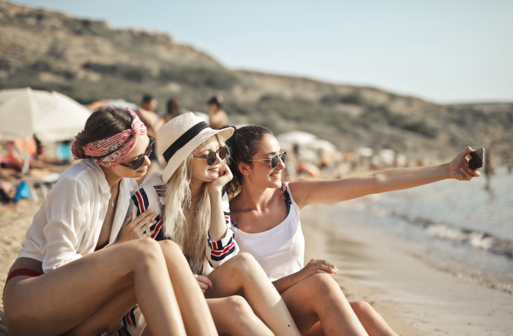 La Costa Atlántica concentra el mayor flujo de jóvenes durante la segunda quincena de enero.