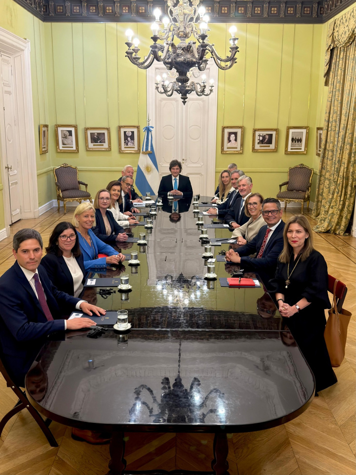 Javier Milei con la cúpula de Río Tinto en diciembre en la Casa Rosada