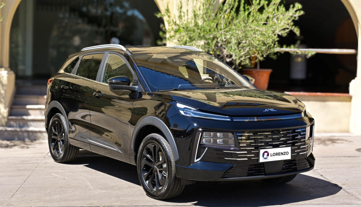 La gama incluye modelos eléctricos y SUVs orientados al uso urbano y laboral.