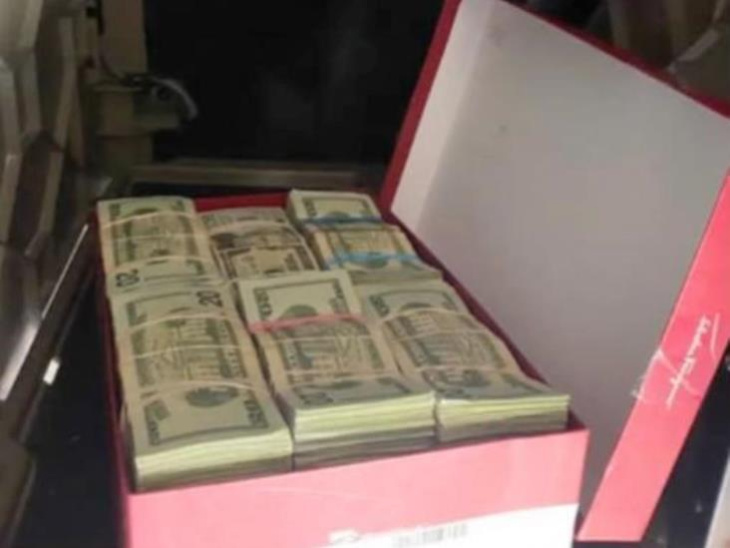 El gobierno va en busca de los dólares atesorados fuera del sistema