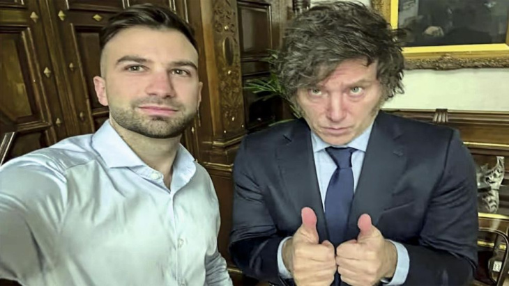 Mauricio Novelli y Javier Milei en el  despacho de la Casa Rosada