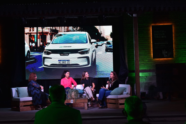 El proyecto impulsa la inclusión con conductoras en toda la flota eléctrica.