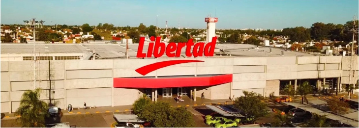 La cadena LIbertad se desprende de la mayoría de sus locales en el país