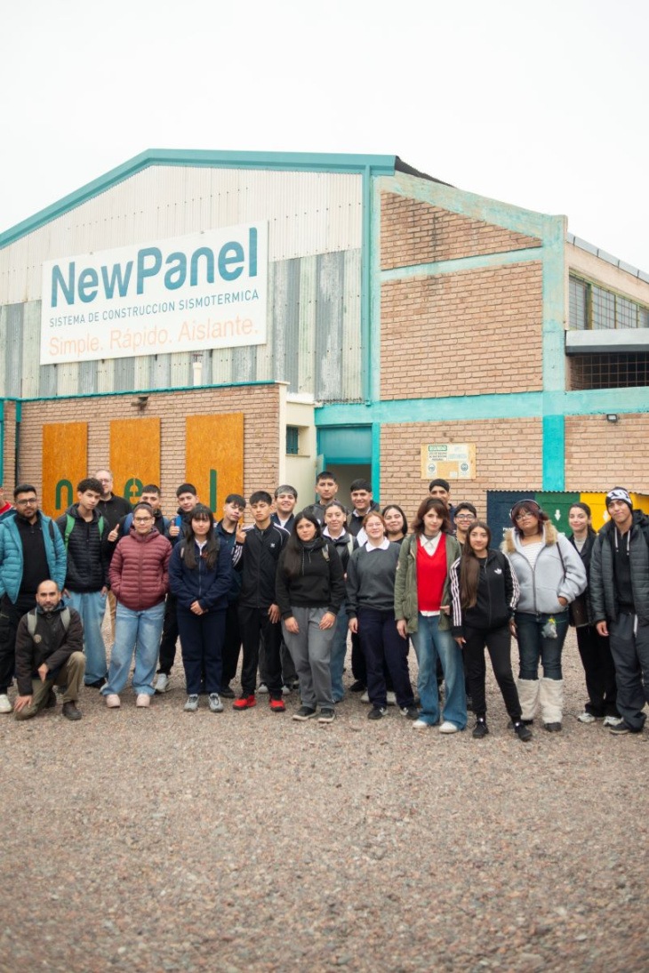 Los alumnos visitaron diversas plantas en la Zona Industrial Rodríguez Peña