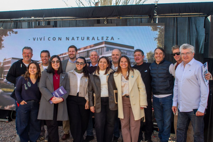 El equipo de Pleno Desarrollos celebró el lanzamiento de Dúo Vistalba.
