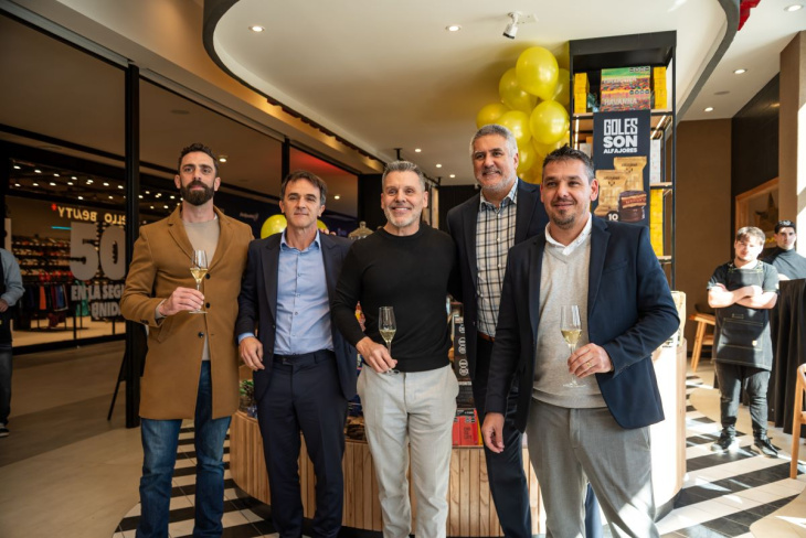 El equipo directivo de Havanna nacional y de Mendoza en la inauguración