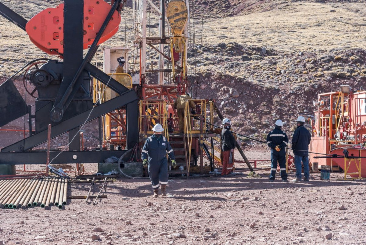 El gremio de los jerárquicos petroleros de Cuyo convocó a un paro este martes