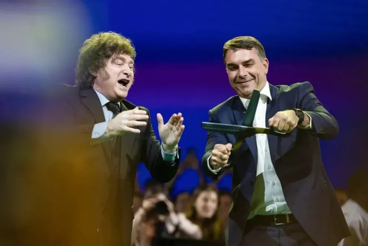 Bolsonaro propone la versión tijera de podar de la motosierra de Javier Milei