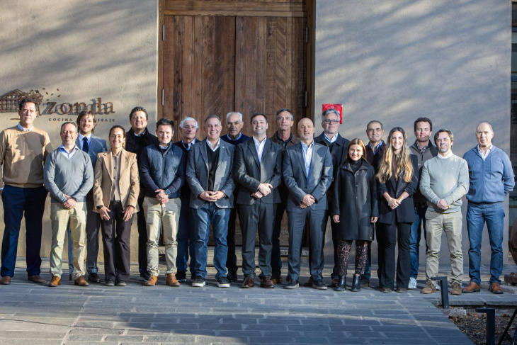 La nueva comisión directiva del CEM 