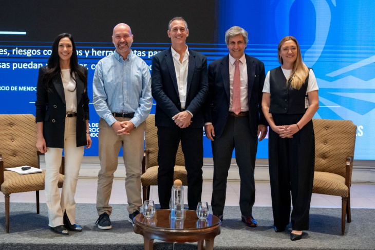 Los disertantes del evento en la Bolsa de Comercio mendocina
