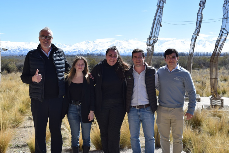 Spraytec presentó en Mendoza su propuesta de nutrición vegetal y tecnología de aplicación para los cultivos regionales.