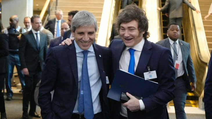 Javier Milei y Luis Caputo  presentan hoy el Presupuesto 2027 al Congreso