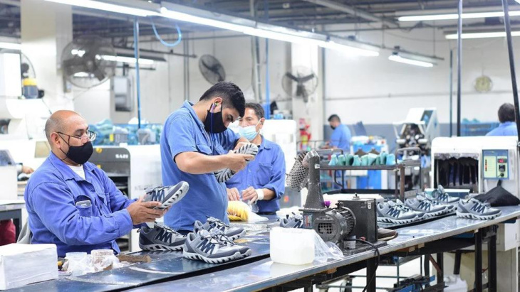 La industria textil y del calzado entre las más golpeadas.