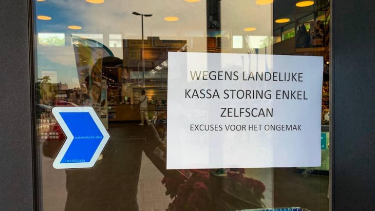 Captura publicada hoy por RetailTrends que ilustra la interrupción de los servicios digitales de la cadena Albert Heijn en Paises Bajos