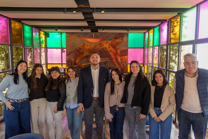 Funcionarios y emprendedores de Maipú trabajan en la Ruta Gastronómica
