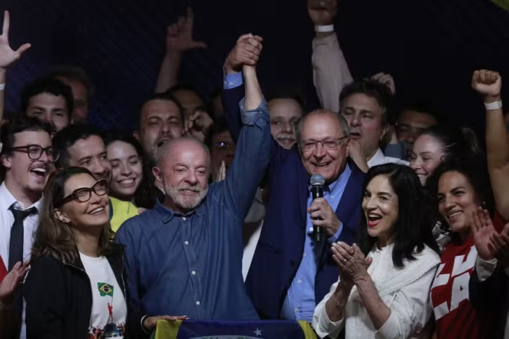 Lula va por su cuarto mandoto en Brasil