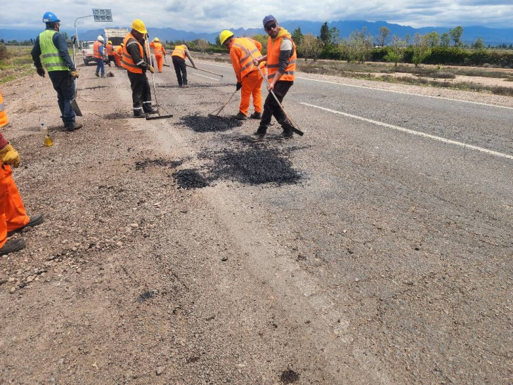 Las cuadrillas ya estan trabajando en la Ruta 7 en la zona de la Destileria
