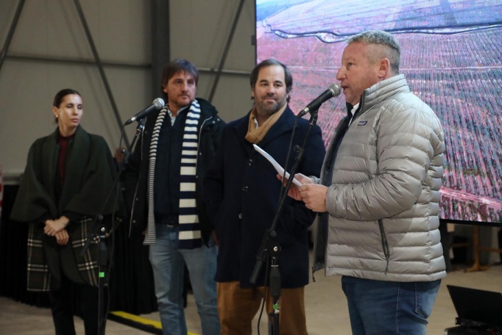 Sebastián Halpern, CEO de Halpern SRL cerró los discursos. Lo precedieron Agustina Debernardi (AgriNet), Martín Sánchez (Agromaq Virdó) y Daniel Merlo (Luján Agrícola).