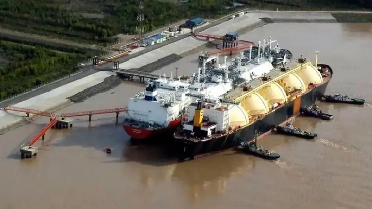 Adios a la planta. La transformación del gas en GNL se hará a traves de un barco