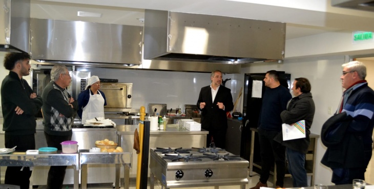 Las autoridades de Maipú visitaron las instalaciones del Centro de Cpacitación de UTHGRA