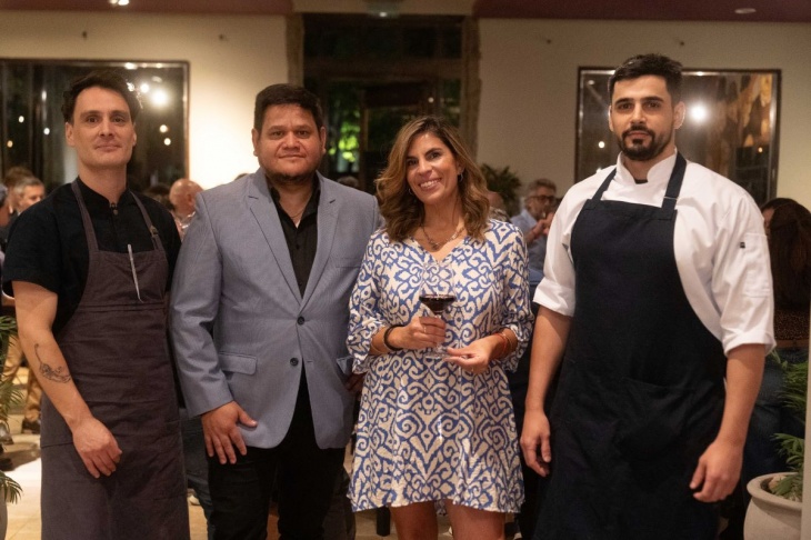 Los anfitriones,Raúl Sáez, Fabián Cerdá Pinavaria, Eugenia Páez y Fernando Ormazabal