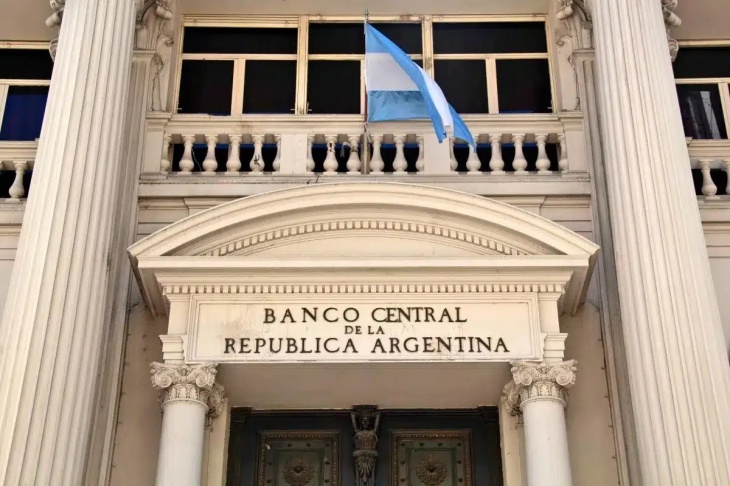 El Banco Central sigue viendo como la sangria de dólares no para