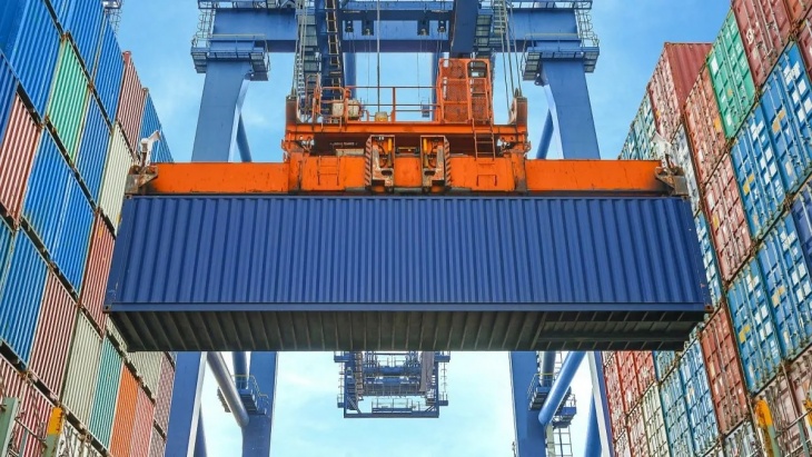 Las importaciones explotan y presionan sobre la economía