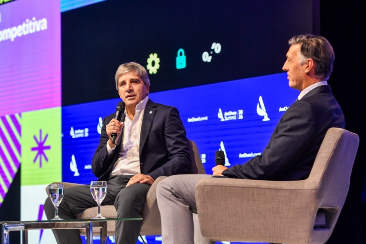 Luis Caputo en el encuentro de AmCham donde dio algunas pistas sobre las medidas