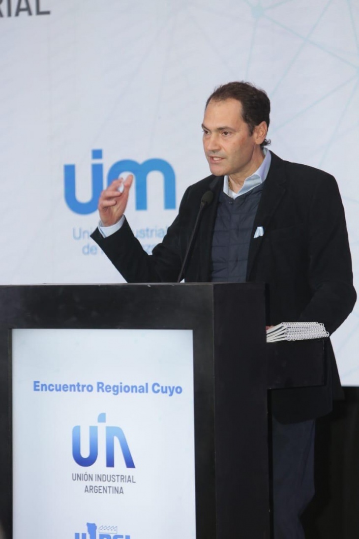 Mauricio Badaloni en su discurso durante la sesión de la UIA