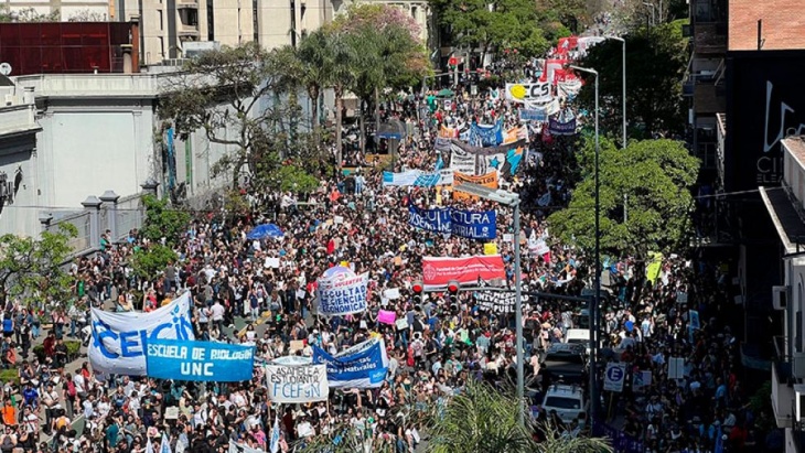 Las calles de Córdoba también vivieron la Marcha Universitaria contra el veto