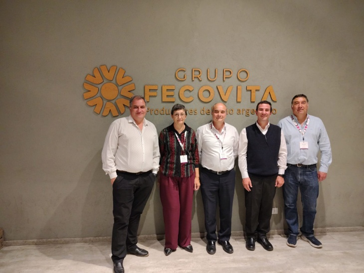 Parte de la nueva comisión directiva de Fecovita con su presidente Rubén Panella en el centro