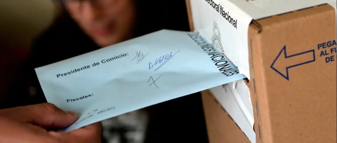 Sin sorpresas: Los gobernadores ratifican su poder lectoral y LLA festeja el Relato de Yrigoyen
