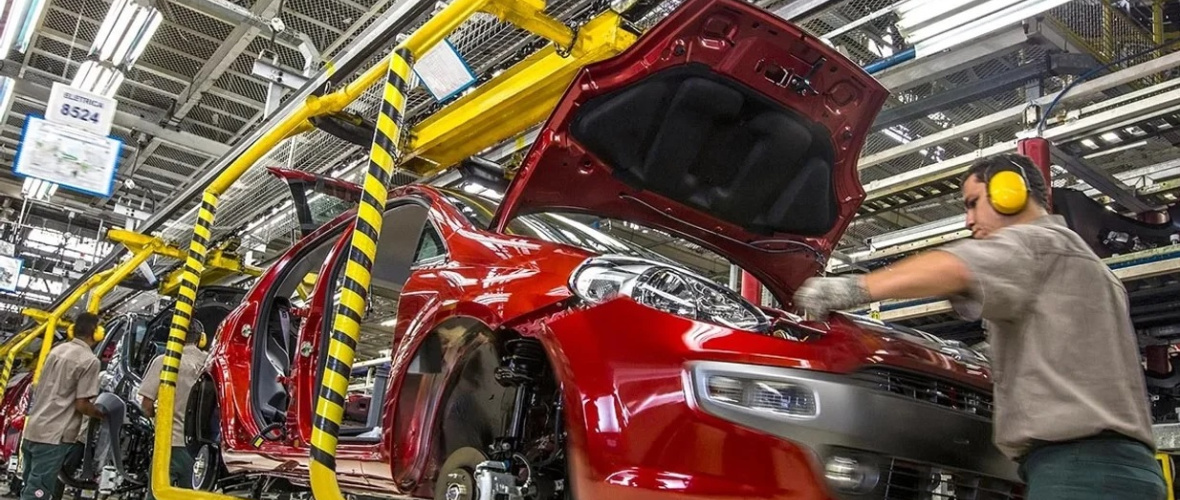 Se profundiza la crisis industrial: automotrices y consumo en caída libre