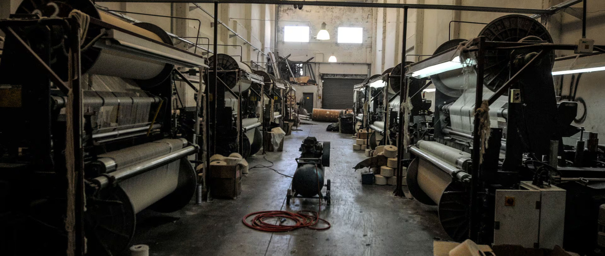 Derrumbe industrial: cae 8,7% y suma ocho meses consecutivos en baja