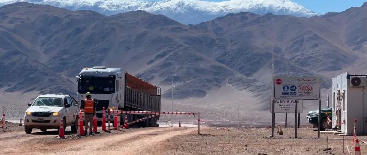 Argentina logró un superávit récord, pero crece la preocupación por el derrumbe industrial