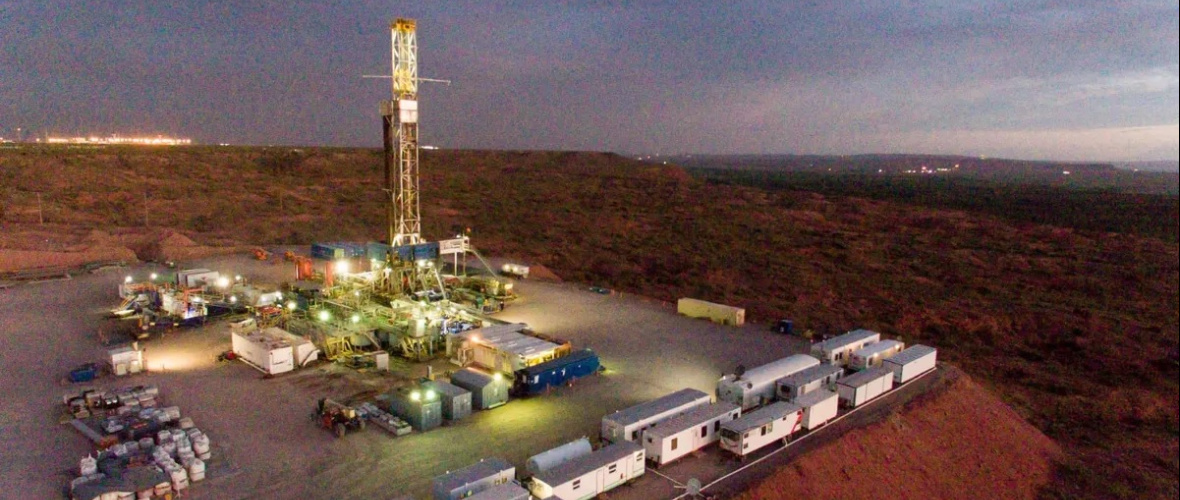 Exportaciones récord en Argentina: Vaca Muerta impulsa un superávit histórico mientras la industria sigue en retroceso