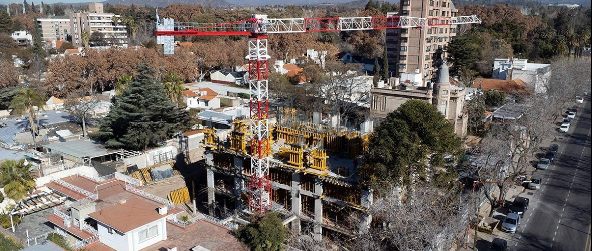 Mendoza desafía la caída nacional de la construcción, aunque el alza de los materiales comienza a poner límites