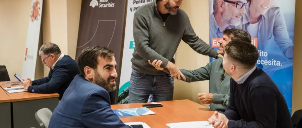 Las empresas toman crédito, las familias todavía esperan