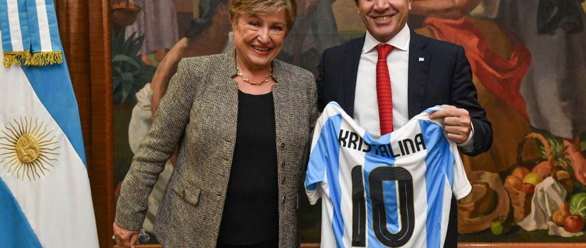 Georgieva dio un giro al diagnóstico del FMI sobre la Argentina: del temor por la deuda a un respaldo sin reservas