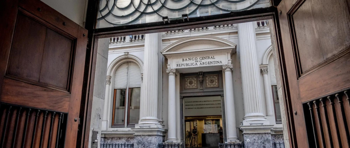 Milei busca encadenar al Banco Central y al Congreso bajo la lógica del ajuste permanente