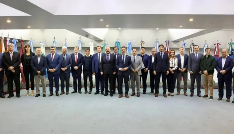 Gobernadores presionan por obras públicas y un reparto más justo de impuestos