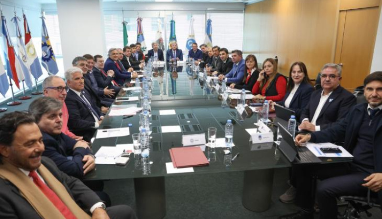 Gobernadores impulsan ley para frenar la discrecionalidad de los fondos y reclaman mayor coparticipación