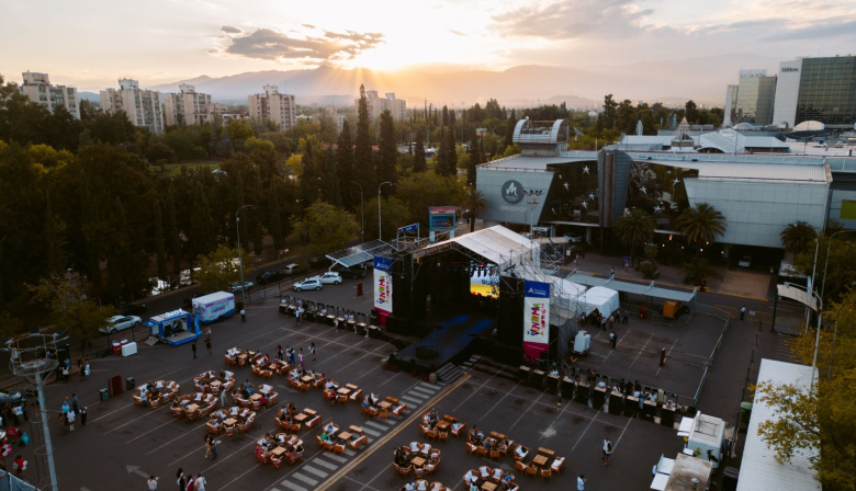 Vendimia Shopping: consumo, vitivinicultura y marcas se potencian en la Pisada de la Uva