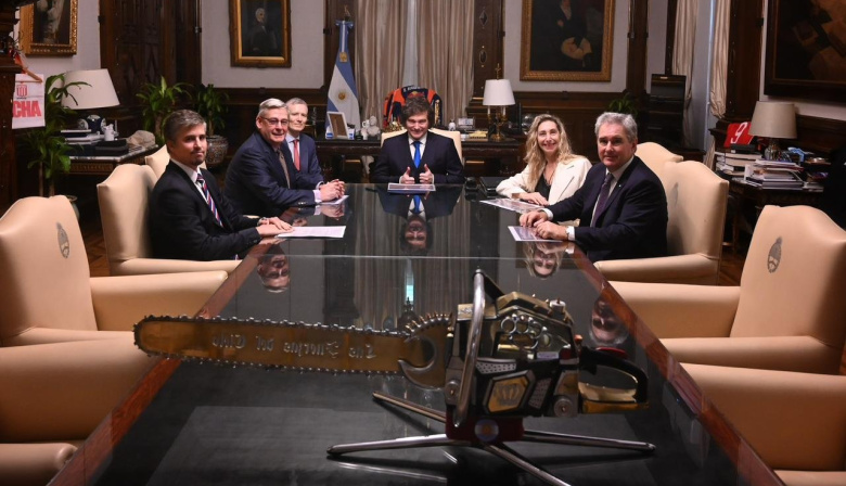 Javier Milei y Vicuña sellan una inversión récord de USD 18.000 millones en minería